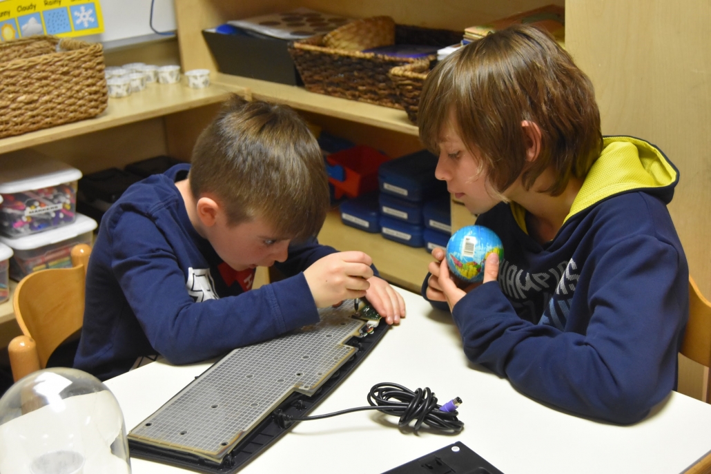 Loose Parts and Tinkering - Foothills Montessori